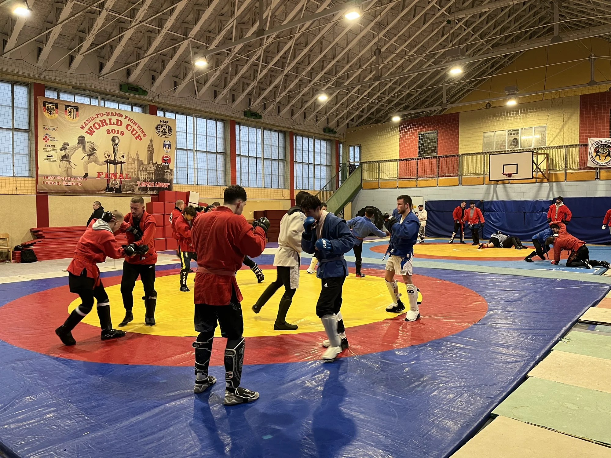 Sparring im Hand-to-Hand-Fighting-Training